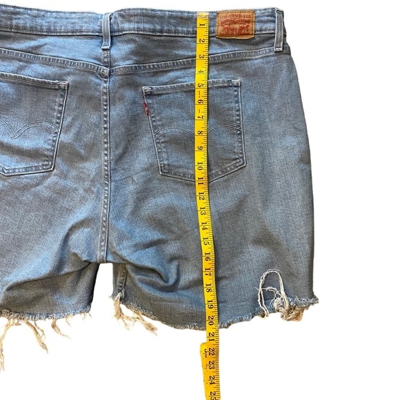 LEVI’S Floral Embroidered Cut Hem Denim Shorts Light Wash sz US 24 Women - Picture 8 of 10